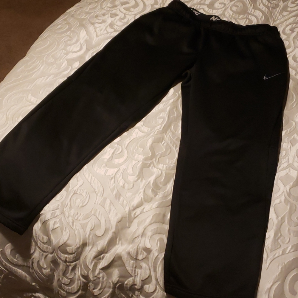 Sweatpants - Picture 2 of 5